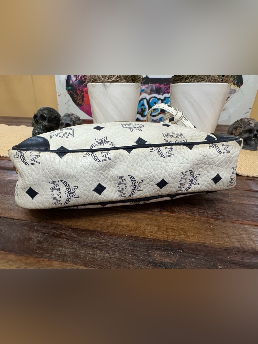 MCM White and Navy Visetos Logo Crossbody Bag - Picture 15 of 17